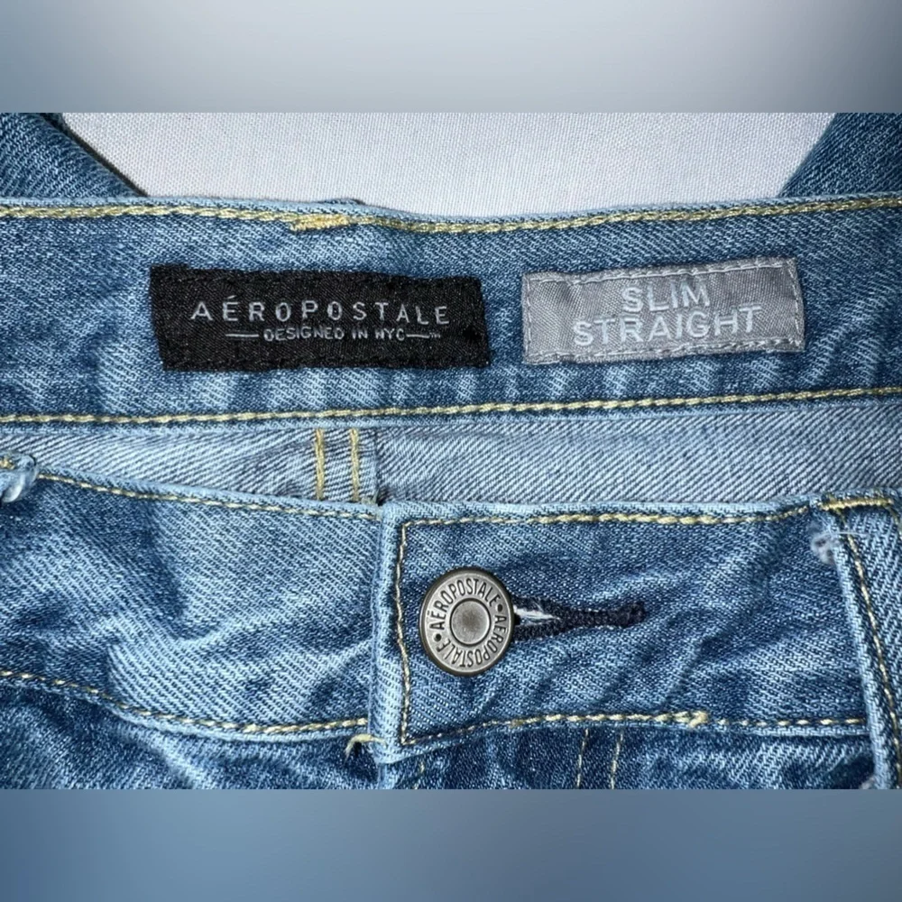 Aeropostale Men’s Slim Straight Jeans 32x32 | 2015 Denim | Distressed Light Wash